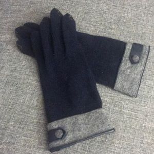 Wool and Lambskin Women’s Gloves